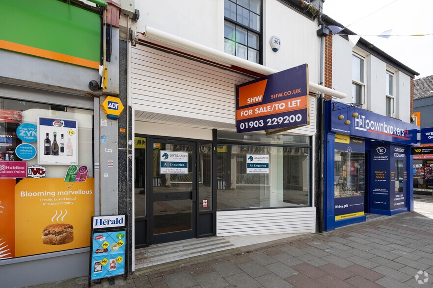 117 Montague St, Worthing to rent - Building Photo - Image 2 of 2