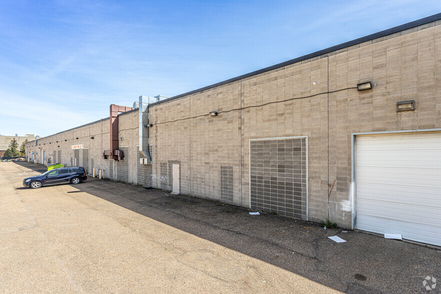 4900-4990 93 Av NW, Edmonton, AB for rent - Building Photo - Image 3 of 7