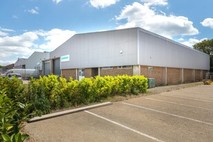 477-479 Malton Ave, Slough BKS - Automotive Property