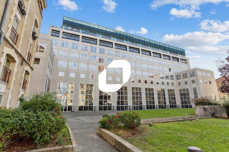 2 Rue Maurice Hartmann, Issy-les-Moulineaux to rent - Building Photo - Image 1 of 32