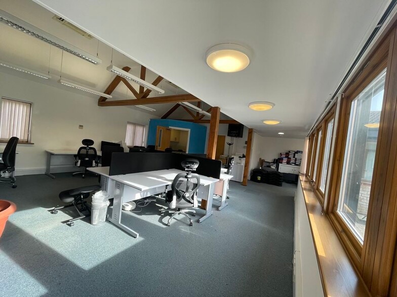 Dry Drayton Rd, Oakington for sale - Interior Photo - Image 2 of 3