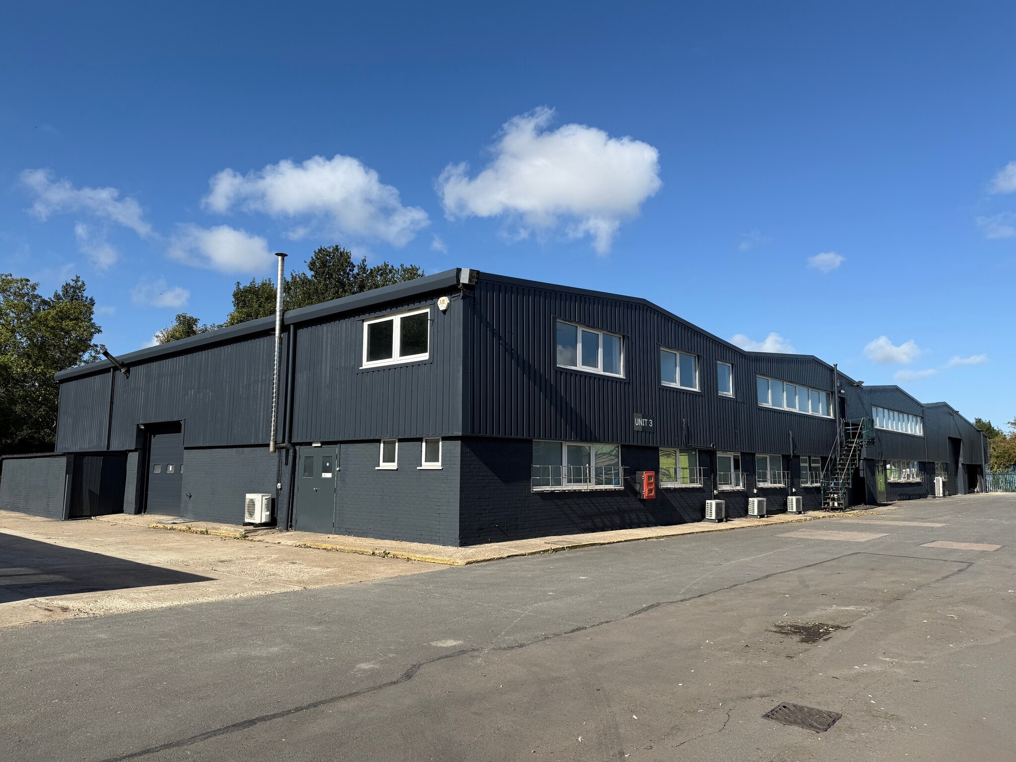 The Way, Royston to rent Interior Photo- Image 1 of 19