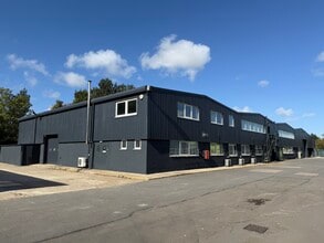 The Way, Royston to rent Interior Photo- Image 1 of 19