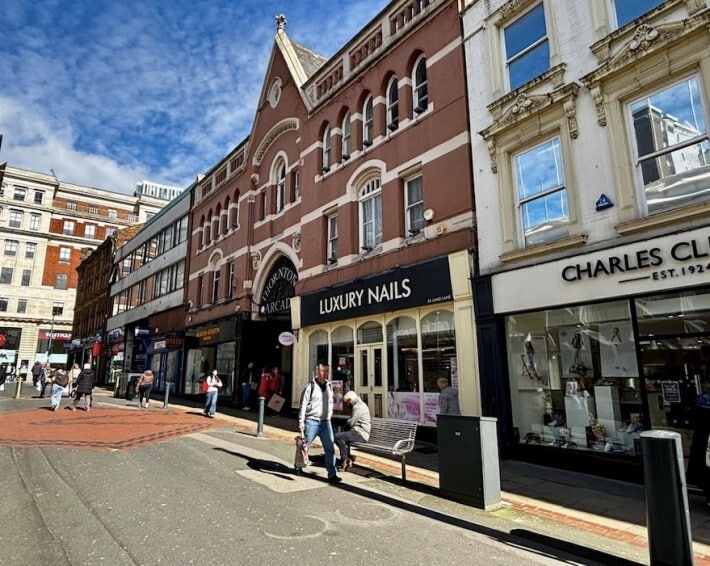 32 Lands Ln, Leeds to rent - Building Photo - Image 2 of 3