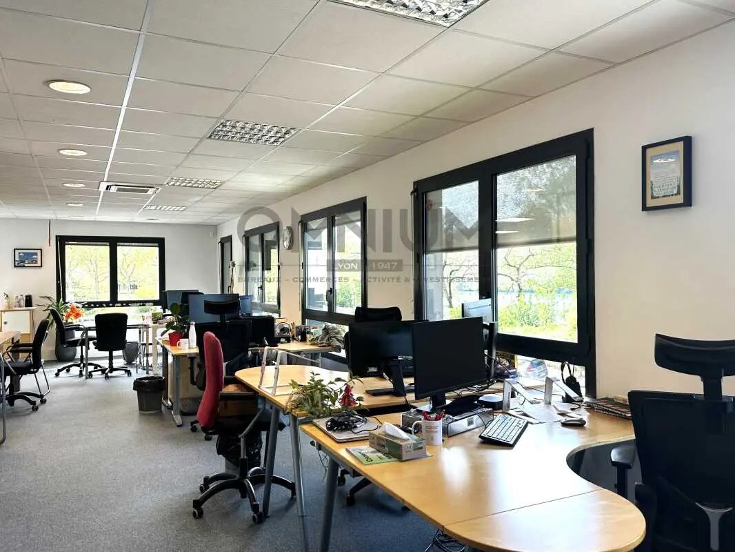 Office in Lyon for sale Building Photo- Image 1 of 1