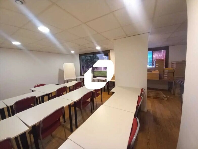 Office in Montrouge for sale - Building Photo - Image 3 of 10