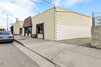 12712 Saticoy St, North Hollywood, CA for rent Building Photo- Image 2 of 53