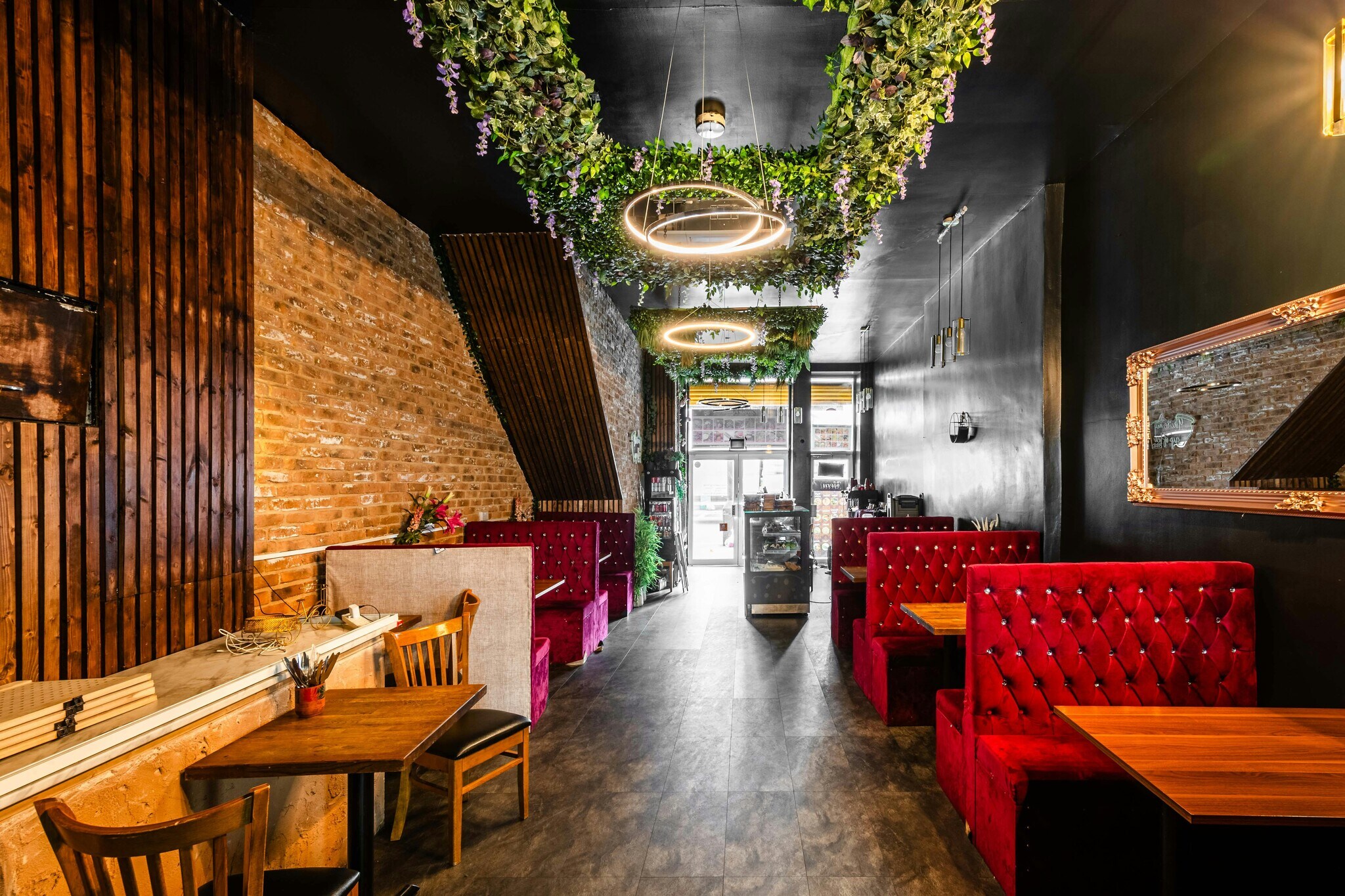 133 Whitechapel Rd, London for sale Interior Photo- Image 1 of 1