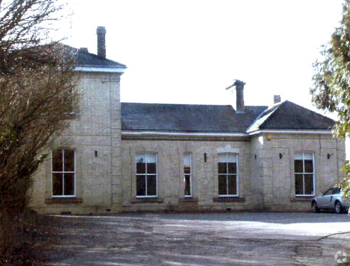 Station Rd, Linton to rent Primary Photo- Image 1 of 4