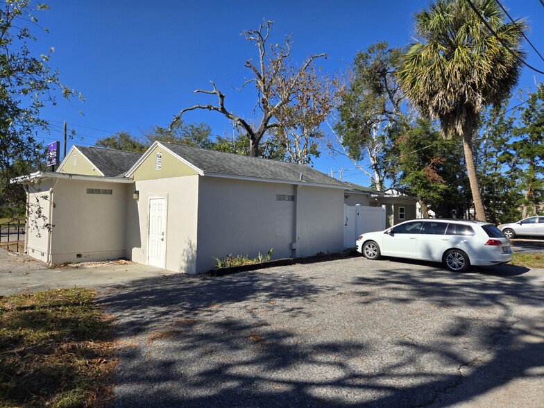 701 N 49th St, Saint Petersburg, FL for rent - Building Photo - Image 3 of 7