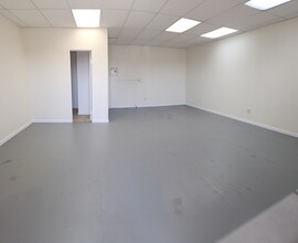 4555-4557 E 3rd St, Los Angeles, CA for rent Interior Photo- Image 1 of 3