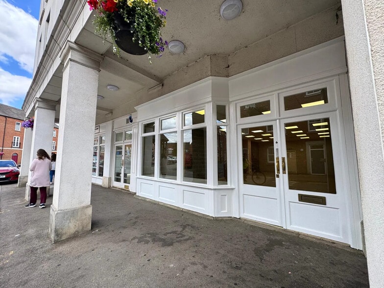 48-52 Wedgewood St, Aylesbury to rent - Building Photo - Image 1 of 13
