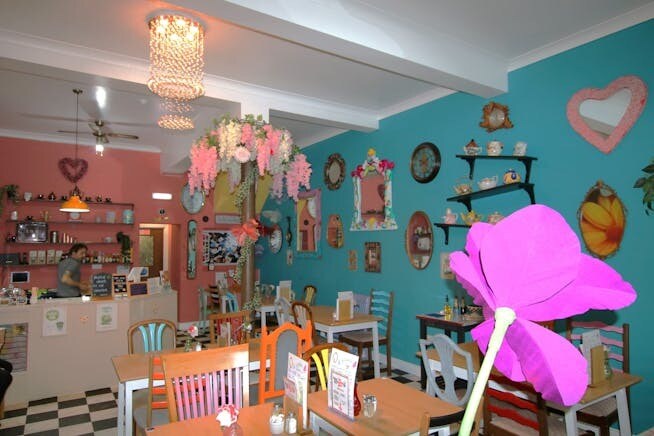 310 Wimborne Rd, Bournemouth for sale - Interior Photo - Image 3 of 4