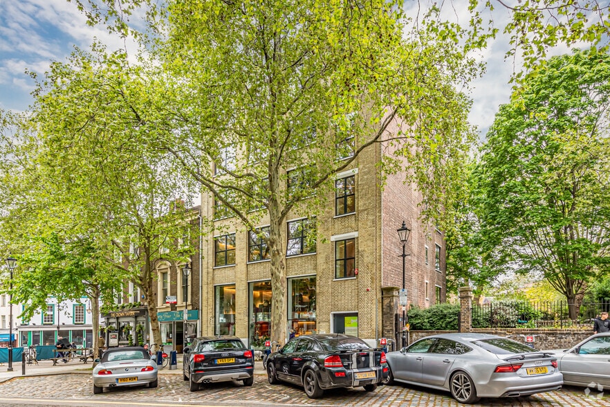45-47 Clerkenwell Green, London to rent - Building Photo - Image 1 of 5