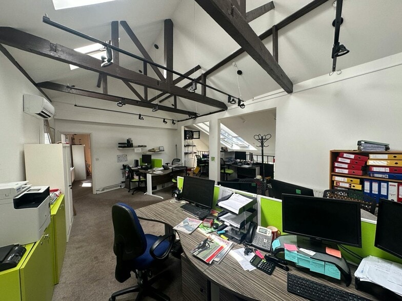 34A High St, Thames Ditton for sale - Building Photo - Image 3 of 5