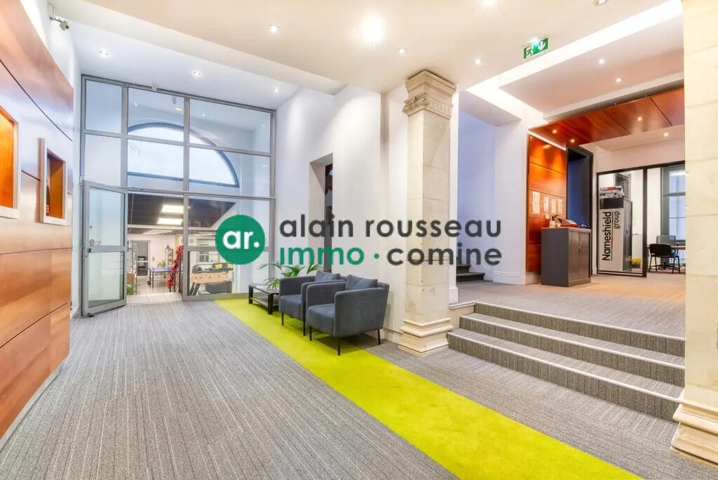 Location Bureaux 962 m² - Photo 1