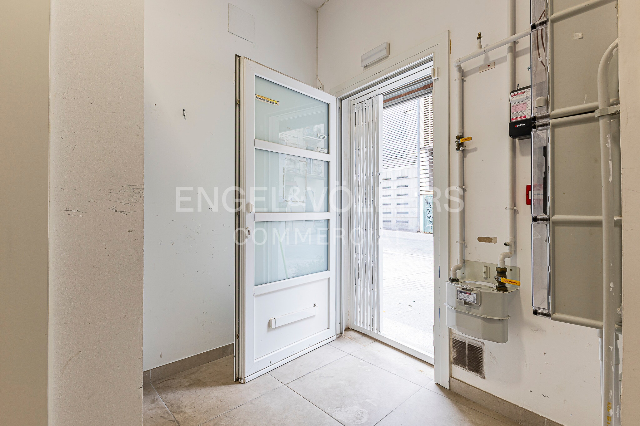 Retail in Barcelona, Barcelona to rent Interior Photo- Image 1 of 21