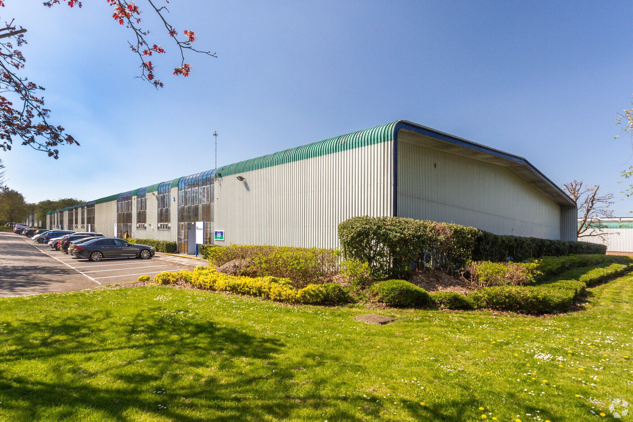 18-23 Alston Dr, Milton Keynes for sale Primary Photo- Image 1 of 1