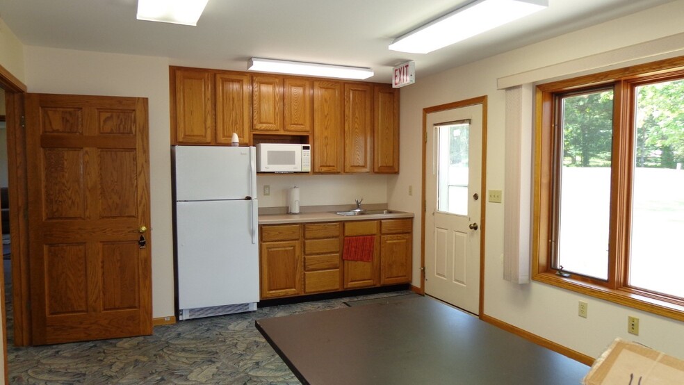 1117 County Road Db, Mosinee, WI for rent - Interior Photo - Image 3 of 24