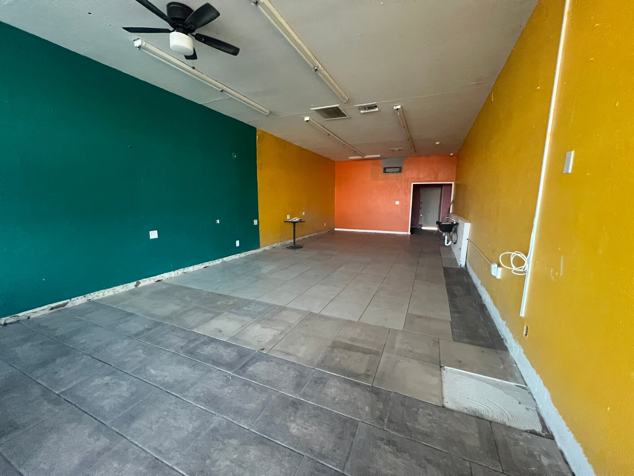 12416 N 28th Dr, Phoenix, AZ to rent Interior Photo- Image 1 of 1