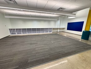 200 E Grayson St, San Antonio, TX to rent Building Photo- Image 2 of 4