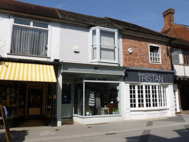 7-9 Stans Way, Horsham to rent Primary Photo- Image 1 of 4