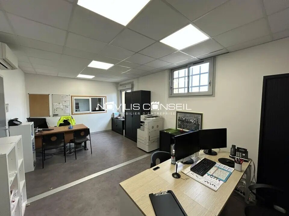 Location Bureaux 118 m² - Photo 1