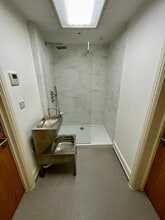 204 Fulham Rd, London to rent Interior Photo- Image 2 of 4