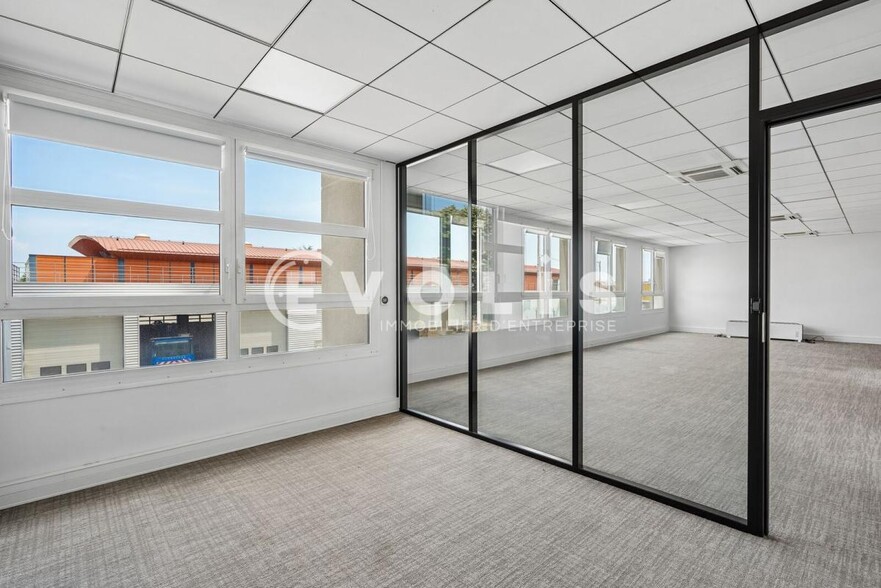 Office in Arcueil to rent - Interior Photo - Image 3 of 12