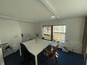 37 High St, Long Crendon to rent Interior Photo- Image 1 of 5