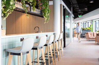 1 Kings Cross Bridge, London to rent Building Photo- Image 1 of 6