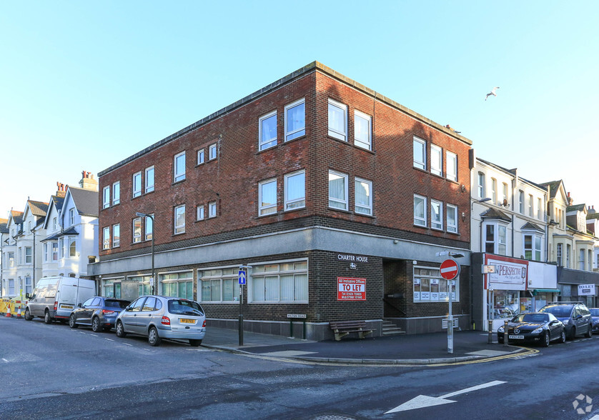 43 St Leonards Rd, Bexhill On Sea for rent - Building Photo - Image 1 of 6