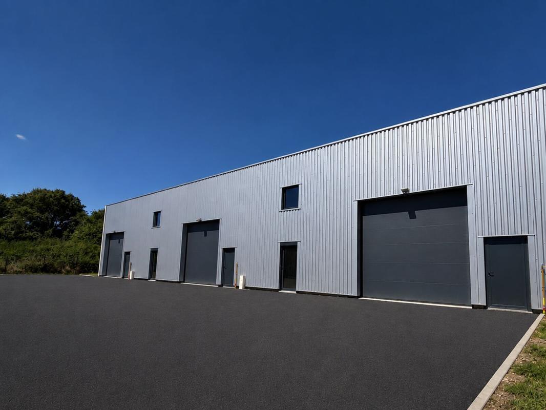 Light Industrial in Mornant to rent Building Photo- Image 1 of 9
