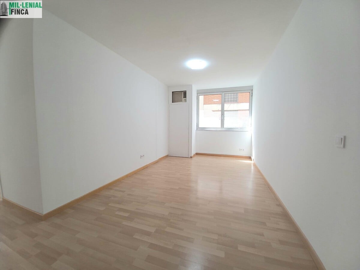 Carrer Rambla, Sabadell, BAR 08202 - Unit - - - Interior Photo - Image 2 of 19