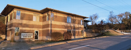 402 N 28th Ave, Wausau, WI for rent Building Photo- Image 1 of 13