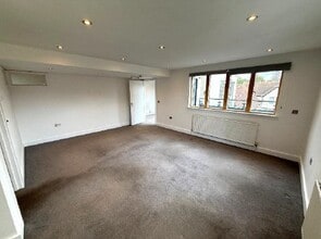 Suite 3 Bakery Court, London End, Beaconsfield to rent Interior Photo- Image 1 of 2