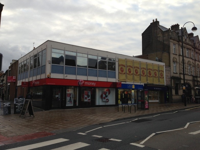 98 Front St, Chester Le Street to rent - Building Photo - Image 2 of 6