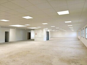 Office in Lisses to rent Interior Photo- Image 2 of 4