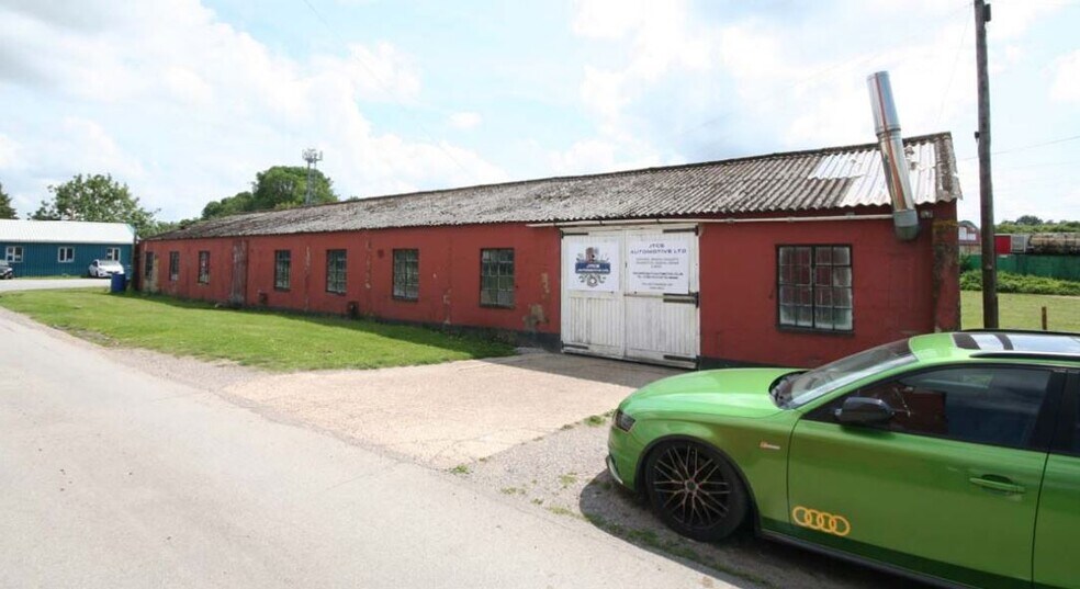 3B Thruxton, Thruxton for sale - Primary Photo - Image 1 of 1