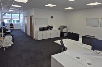 Monks Brk, Newport to rent Interior Photo- Image 1 of 2