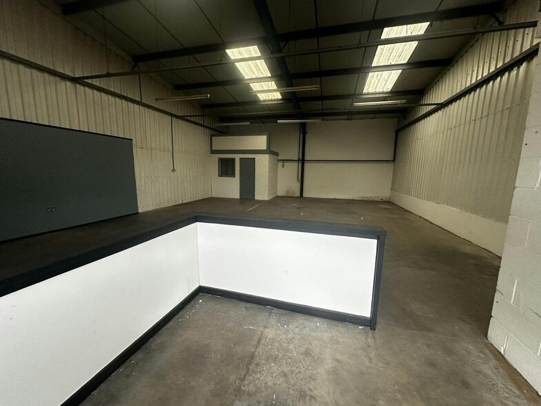 Northbrook Close, Worcester to rent - Building Photo - Image 3 of 15