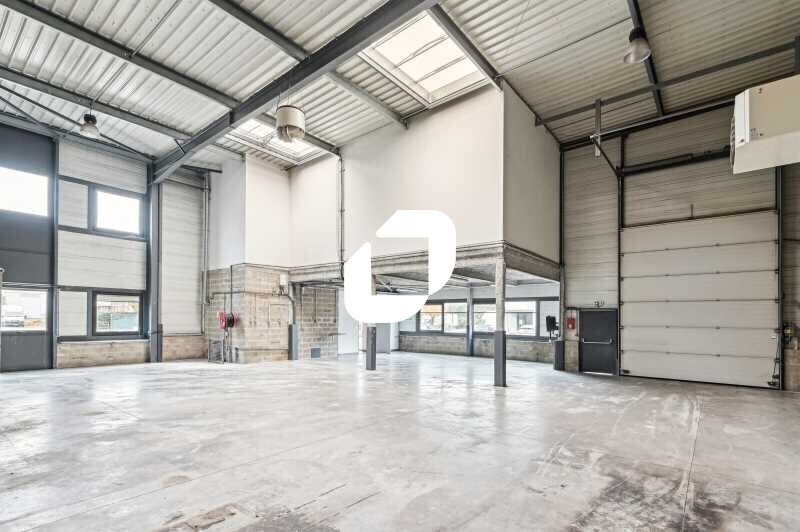 Light Industrial in Gennevilliers to rent - Building Photo - Image 3 of 15