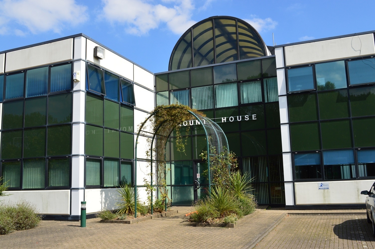 Bond Ave, Milton Keynes to rent Building Photo- Image 1 of 9