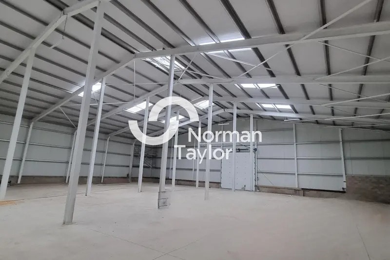 Light Industrial in Perpignan for sale - Interior Photo - Image 1 of 7