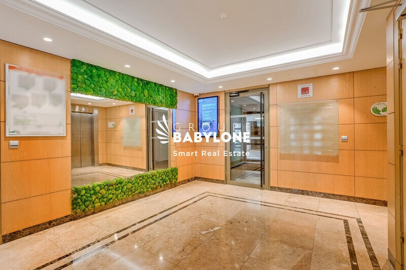 16 Rue De Solferino, Boulogne-Billancourt to rent - Lobby - Image 2 of 19