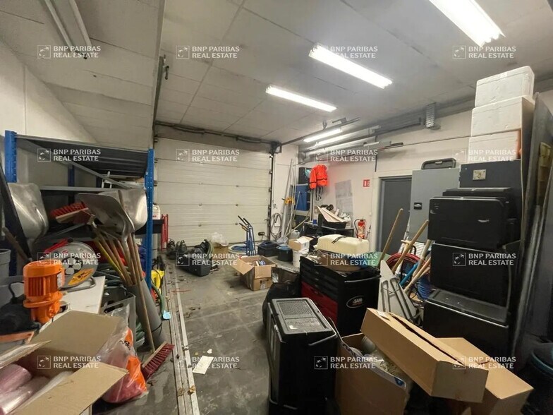 Light Industrial in Fretin to rent - Interior Photo - Image 3 of 9