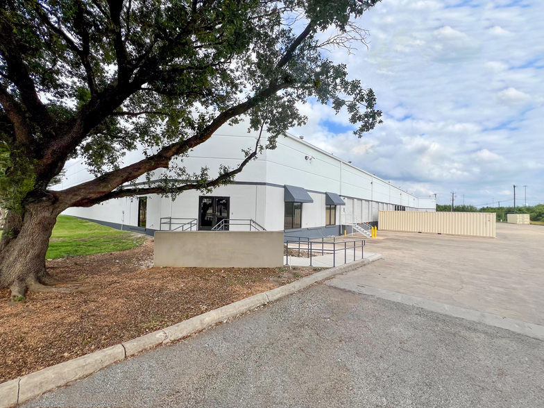 5100 Kaepa Ct, San Antonio, TX for rent - Building Photo - Image 2 of 11