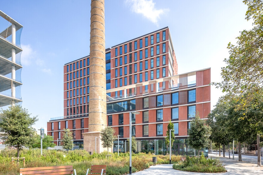 Carrer de Cristóbal de Moura, 115-125, Barcelona, Barcelona to rent - Building Photo - Image 3 of 5