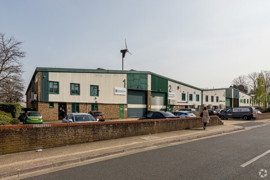 Fleming Way, Isleworth for sale - Building Photo - Image 1 of 1