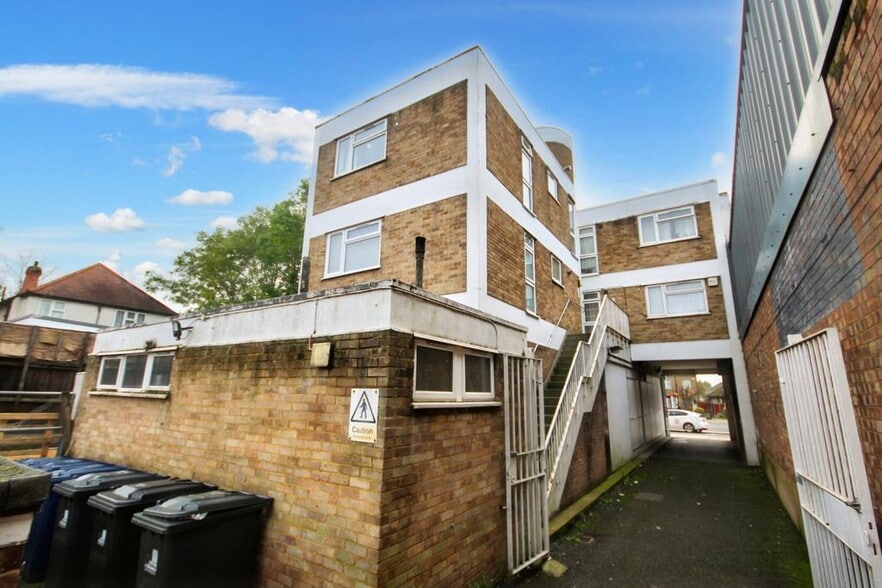 108-110 Church Rd, Northolt for sale - Building Photo - Image 3 of 4